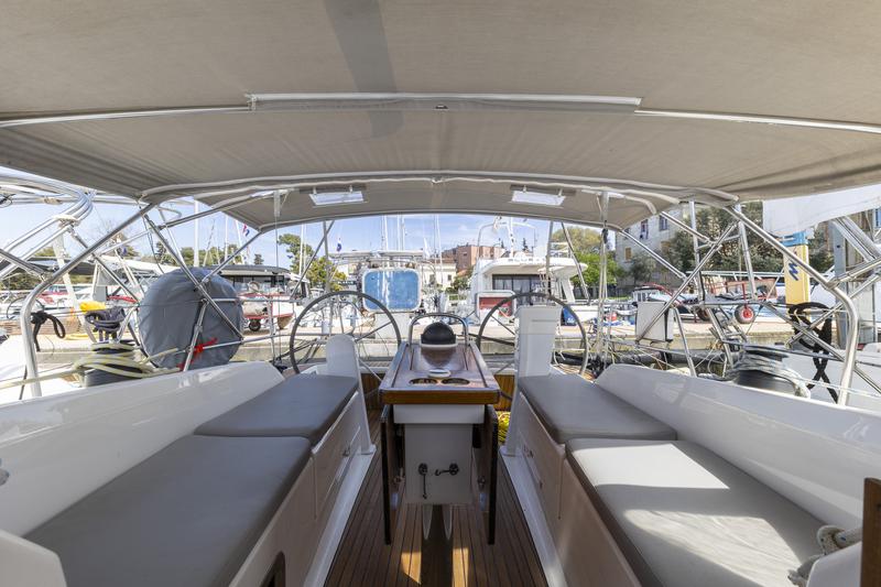 Book yachts online - sailboat - Bavaria Cruiser 34 Style - Lina - rent