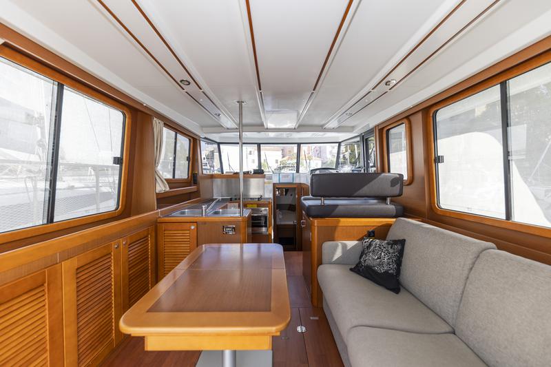 Book yachts online - motorboat - Swift Trawler 34 Fly - Blue Sky - rent