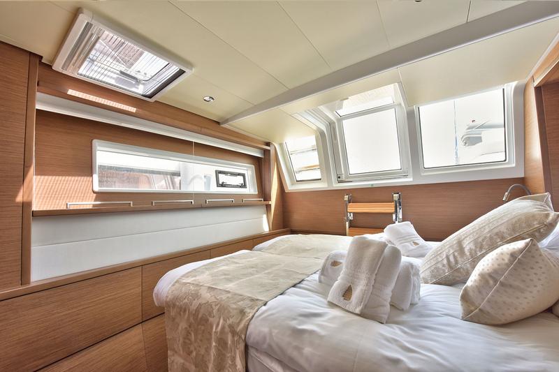 Book yachts online - catamaran - Lagoon 620 - ADRIATIC TIGER - rent