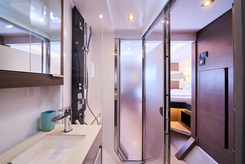 Book yachts online - powercatamaran - Leopard 53 PC - GOOD VIBES owner version - rent