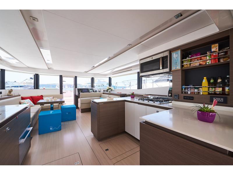 Book yachts online - powercatamaran - Leopard 53 PC - GOOD VIBES owner version - rent