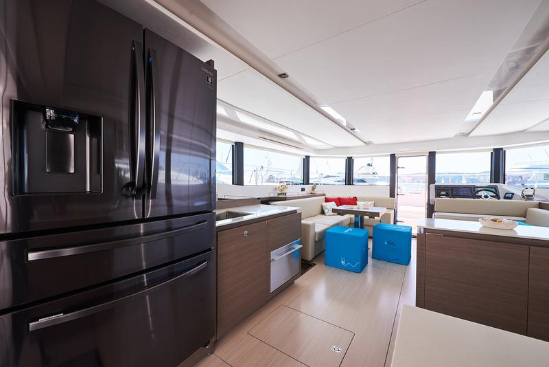 Book yachts online - powercatamaran - Leopard 53 PC - GOOD VIBES owner version - rent