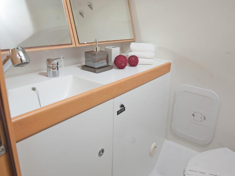 Book yachts online - sailboat - Beneteau First 35 - PSYCHE - rent