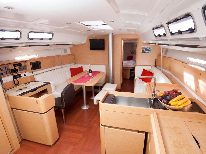 Book yachts online - sailboat - Beneteau First 45 - ZEPHYR - rent