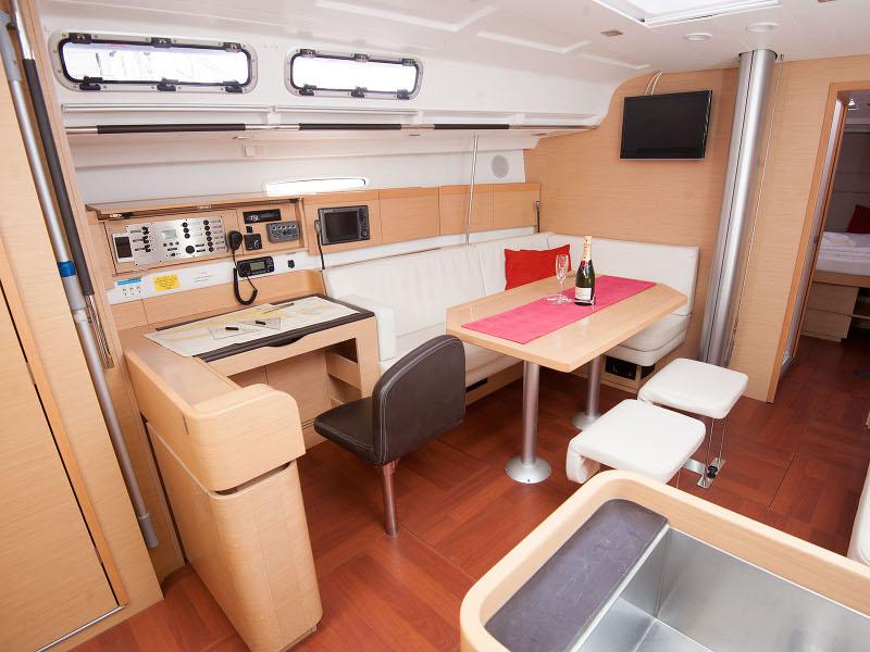Book yachts online - sailboat - Beneteau First 45 - YASMIN - rent