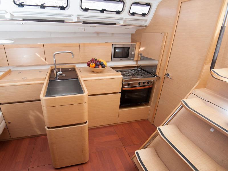 Book yachts online - sailboat - Beneteau First 45 - ARIADNE - rent