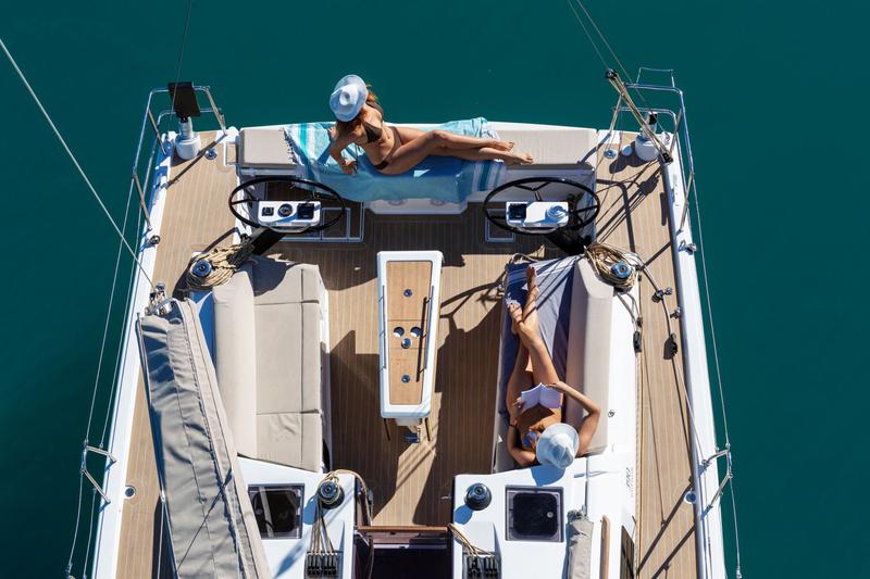 Book yachts online - sailboat - Dufour 390 GL - Cordelia - rent