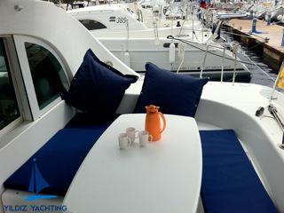 Book yachts online - catamaran - Lagoon 380 S2 - Gallifrey - rent