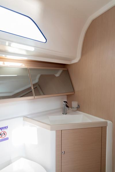Book yachts online - sailboat - Oceanis 40.1 - KOS 40.8 - rent