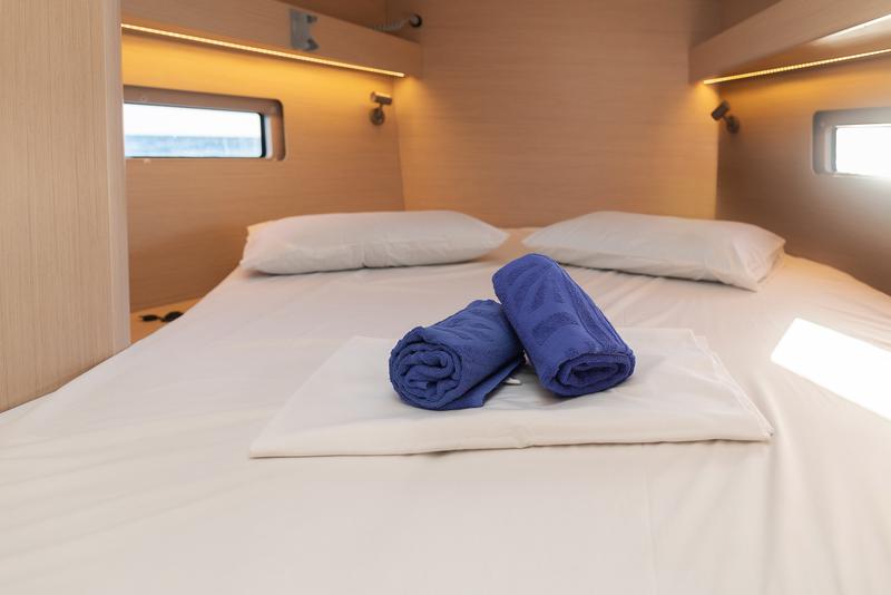 Book yachts online - sailboat - Oceanis 40.1 - KOS 40.2 - rent