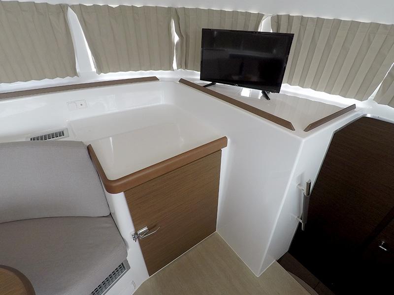 Book yachts online - catamaran - Lagoon 380 - Maya - rent