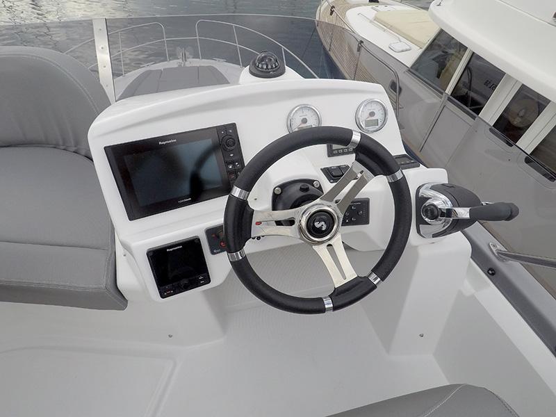 Book yachts online - motorboat - Beneteau Antares 36 - Mandalina II - rent