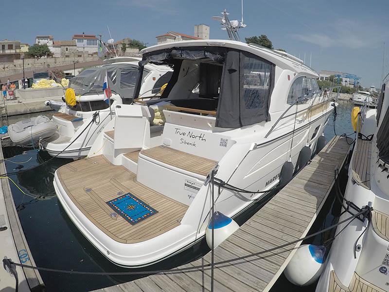 Book yachts online - motorboat - Marex 360 Cabriolet Cruiser - True North - rent