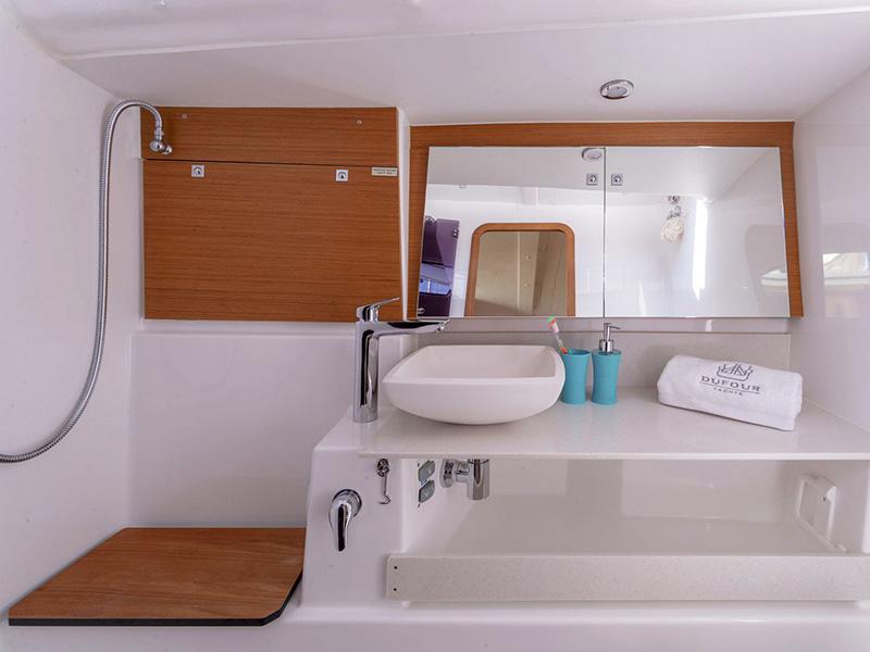 Book yachts online - sailboat - Dufour 430 GL - FREYA - rent