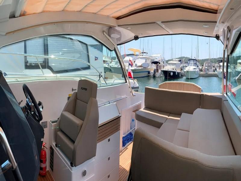 Book yachts online - motorboat - Flipper 900 ST - MONCIA - rent