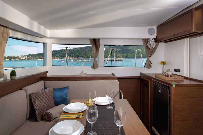 Book yachts online - catamaran - Lagoon 40 - ZAGVOZD - rent