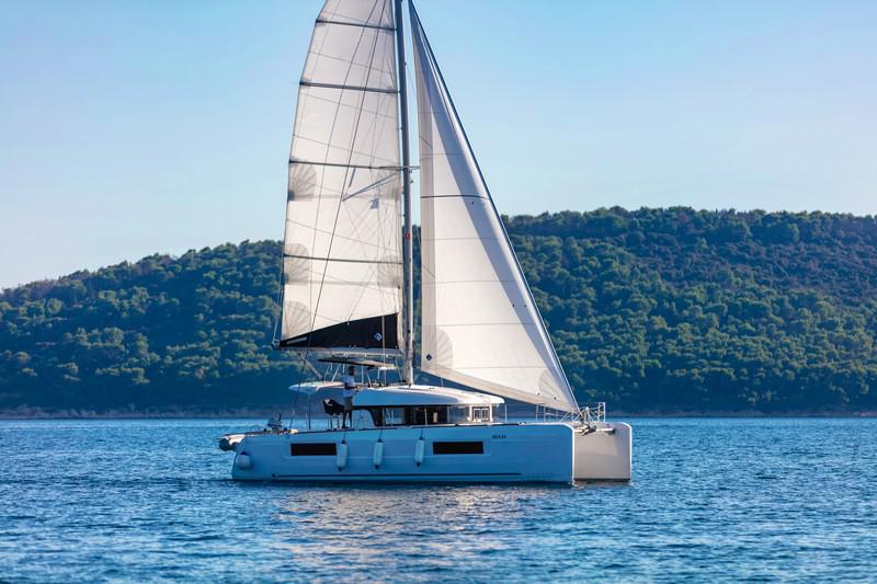 Book yachts online - catamaran - Lagoon 40 - ZAGVOZD - rent