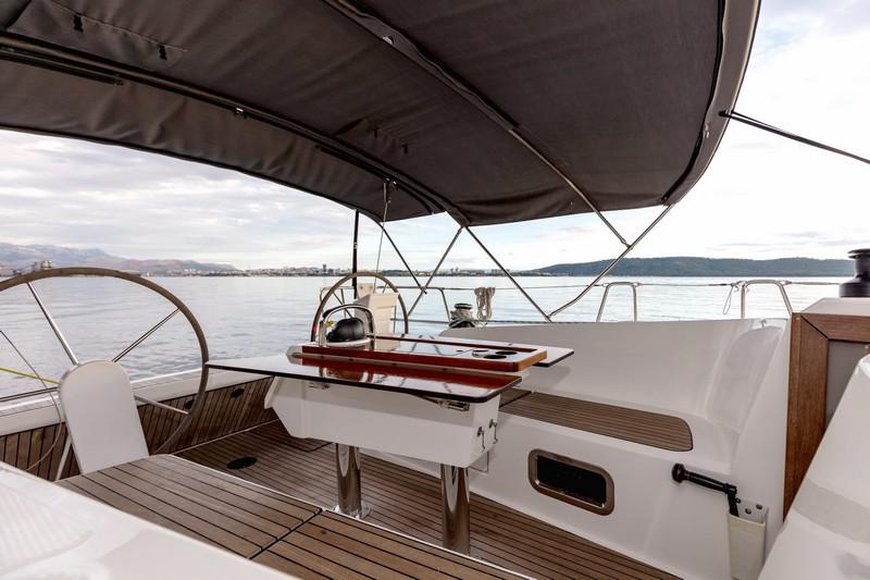 Book yachts online - sailboat - Elan 40 Impression - TINO - rent