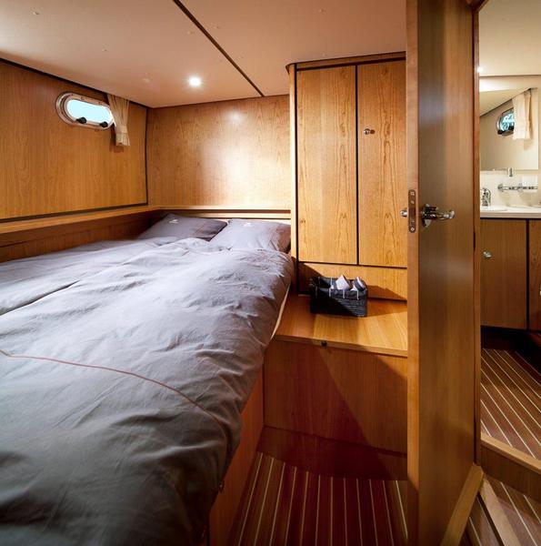 Book yachts online - motorboat - Linssen GS 30.9 AC - Luna Louise - rent