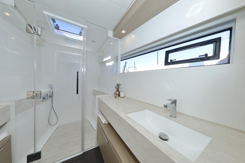 Book yachts online - catamaran - Lagoon 51 - owner version - SERENDIPITY - rent