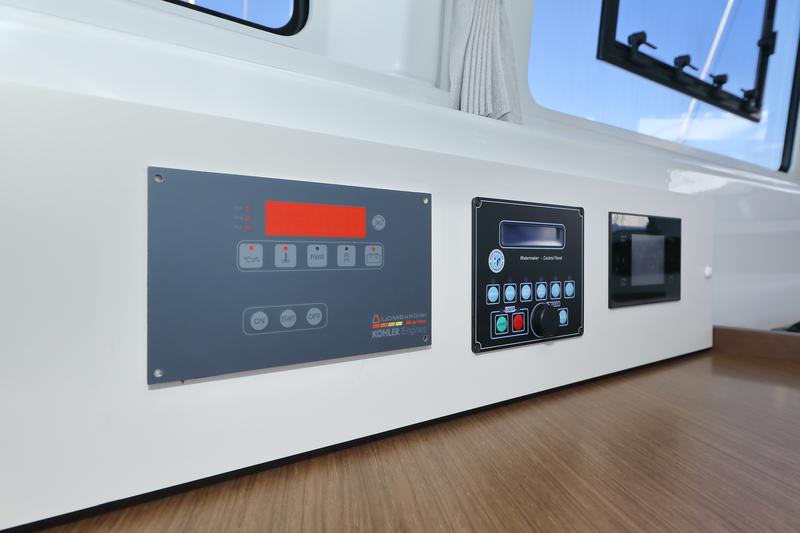 Book yachts online - catamaran - Lagoon 46 - WHY NOT - rent