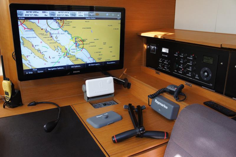 Book yachts online - sailboat - Sun Odyssey 509 - MINTAKA - rent