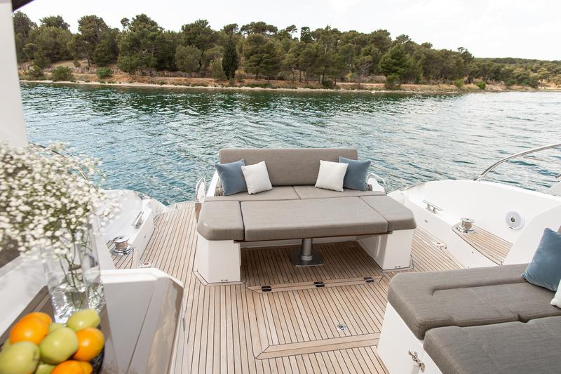 Book yachts online - motorboat - Azimut Atlantis 50 HT - Fellow III - rent