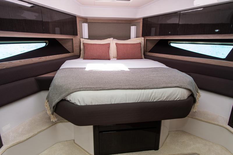 Book yachts online - motorboat - Azimut Atlantis 50 HT - Fellow III - rent