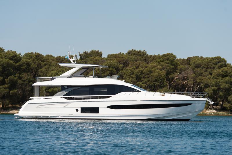 Book yachts online - motorboat - Azimut 78 Fly - PREWI - rent