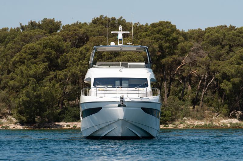 Book yachts online - motorboat - Azimut 78 Fly - PREWI - rent