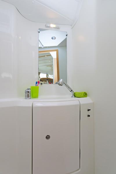 Book yachts online - catamaran - Lagoon 380 S2 - Cataki - rent