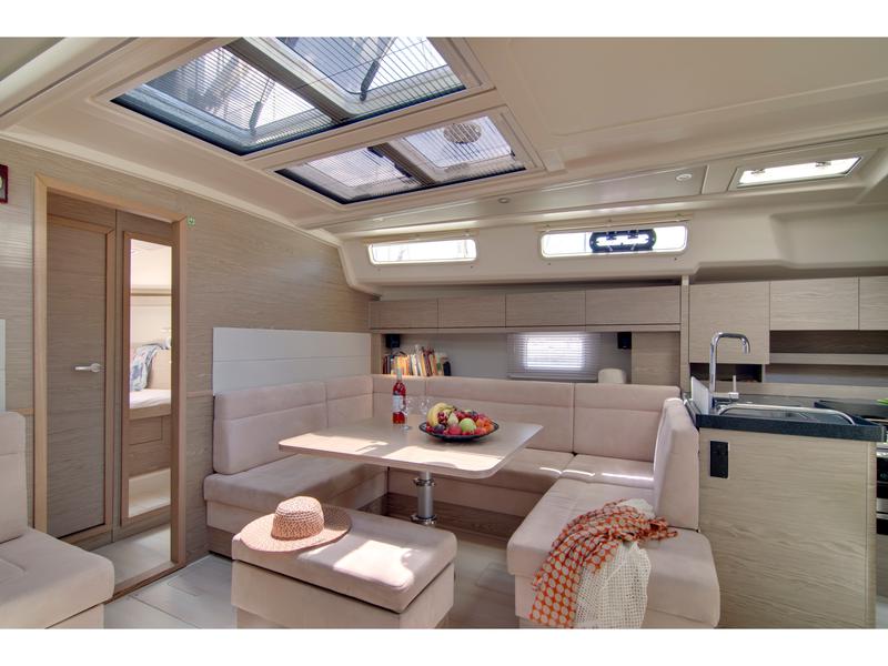 Book yachts online - sailboat - Hanse 458 - FOXTROT - rent