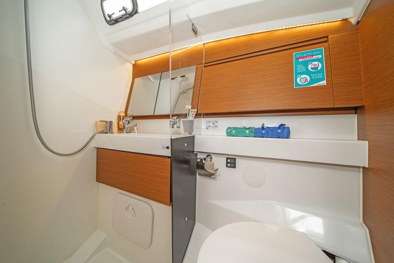 Book yachts online - sailboat - Sun Odyssey 410 - AELLA - rent