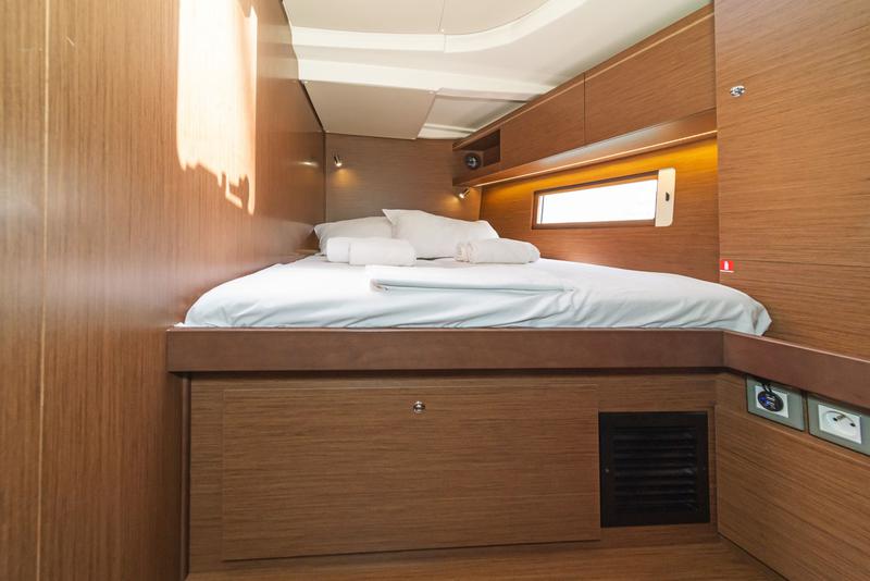 Book yachts online - sailboat - Oceanis 51.1 (5+1 cab) A/C &amp; GEN - CARPE DIEM - rent