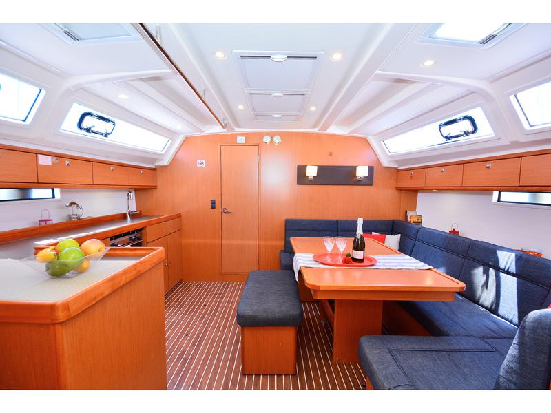 Book yachts online - sailboat - Bavaria Cruiser 46 - Artemis - rent