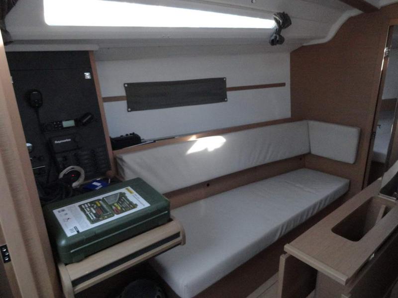 Book yachts online - sailboat - Sun Odyssey 349 - Dorina - rent
