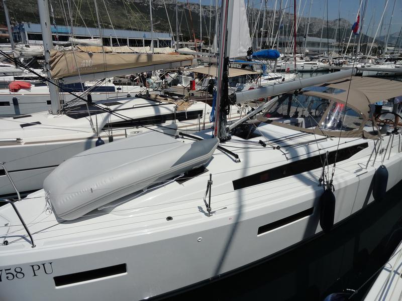 Book yachts online - sailboat - Sun Odyssey 380 - Maravilha - rent