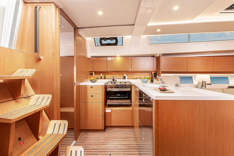 Book yachts online - sailboat - Bavaria C45 - New - rent