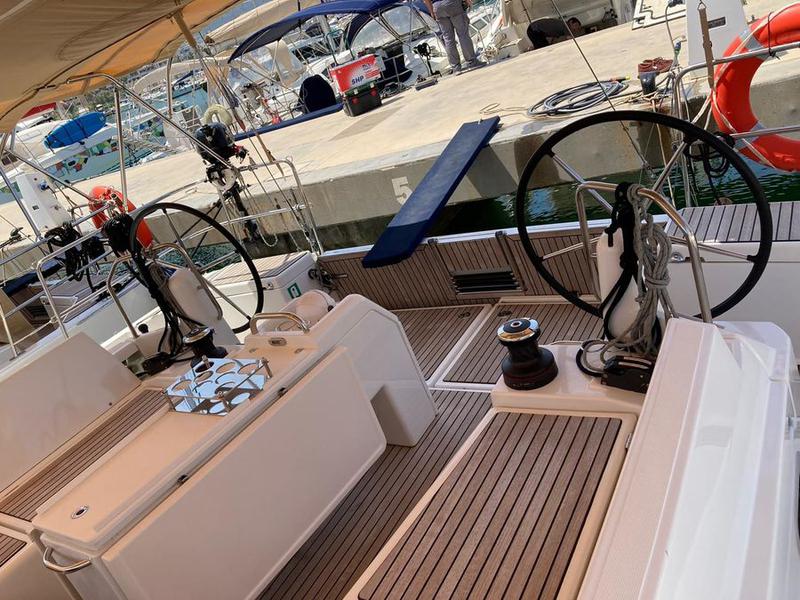 Book yachts online - sailboat - Sun Odyssey 440 - Almanzor - rent