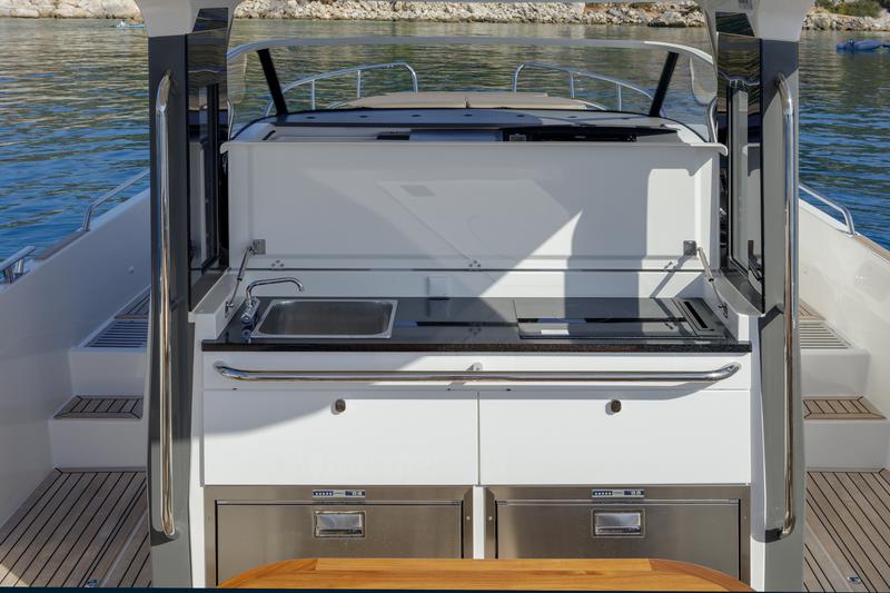 Book yachts online - motorboat - Nimbus T11 - Spisea II - rent