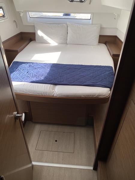 Book yachts online - catamaran - Lagoon 42 - Felis (Inverter, WM) - rent