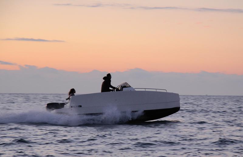 Book yachts online - motorboat - Nuva M6 Open - Vigo - rent
