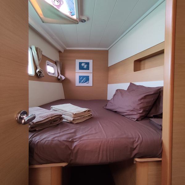 Book yachts online - catamaran - Lagoon 400 - Tortuga - rent