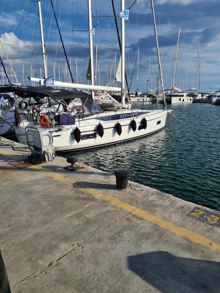 Book yachts online - sailboat - Bavaria  C42 - Melia - rent