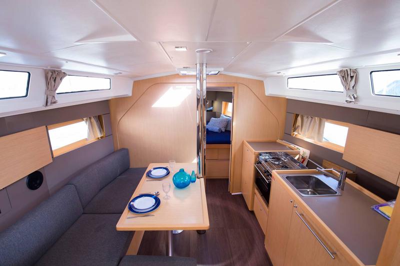 Book yachts online - sailboat - Oceanis 38.1 - TRICICLE - rent