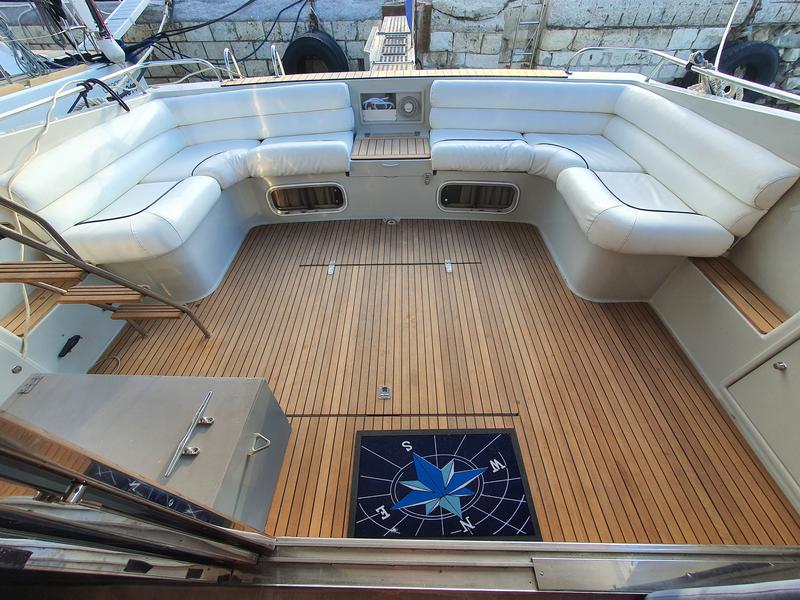Book yachts online - motorboat - Squadron 50 - ZEN - rent