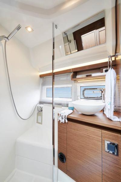 Book yachts online - motorboat - Jeanneau NC 37 - Aurora - rent