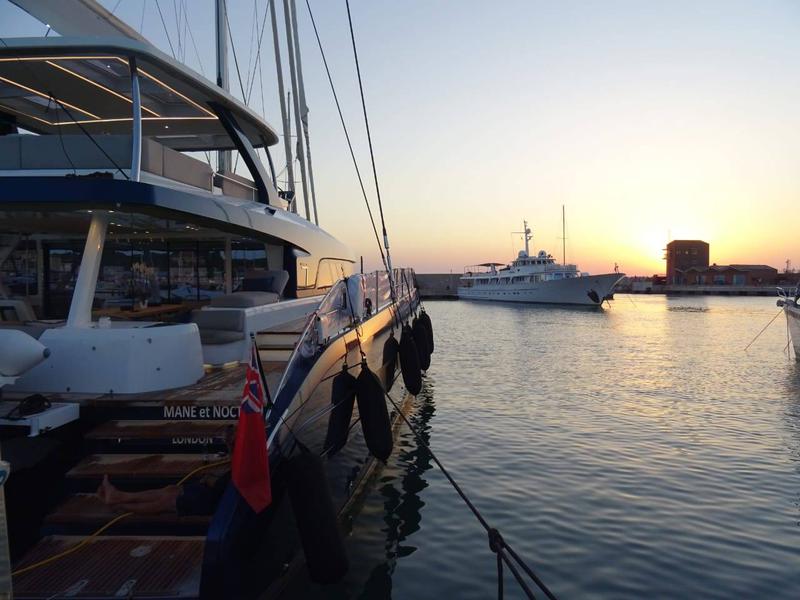 Book yachts online - catamaran - Lagoon Seventy 7 - Mane et Nocte - rent