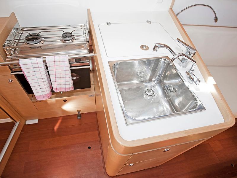 Book yachts online - sailboat - First 35 - KALYPSO - rent