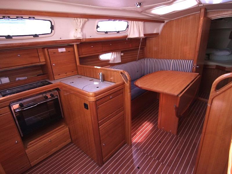Book yachts online - sailboat - Bavaria 33 Cruiser - Cura - rent